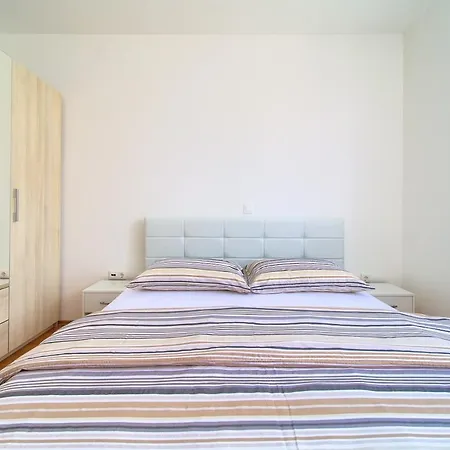 Anja Apartmán *